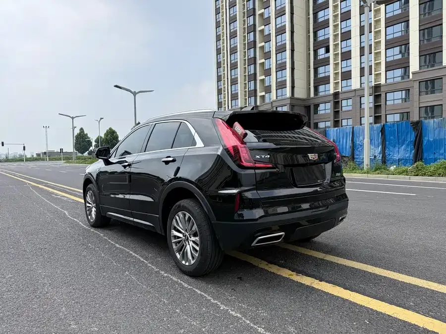 Cadillac XT4 2024 facelift 28T two-wheel drive luxury model 2025 — миниатюра 3