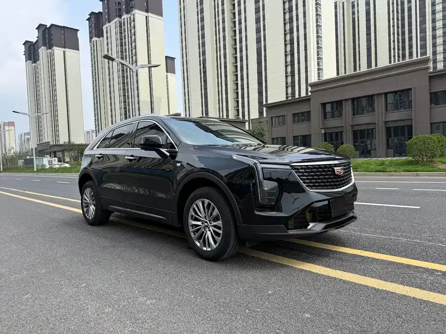 Cadillac XT4 2024 facelift 28T two-wheel drive luxury model 2025 — фото 1, купить с доставкой в Москву
