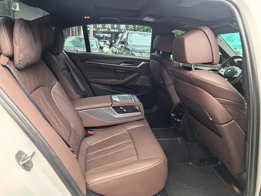 BMW 5 Series BMW 5 Series 2023 530Li Exclusive M Sport Package 2023 — миниатюра 3