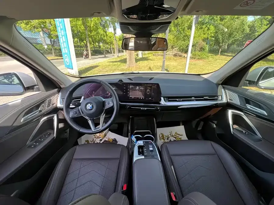 BMW X1 2024 sDrive25Li M Sport Package 2024 — миниатюра 2