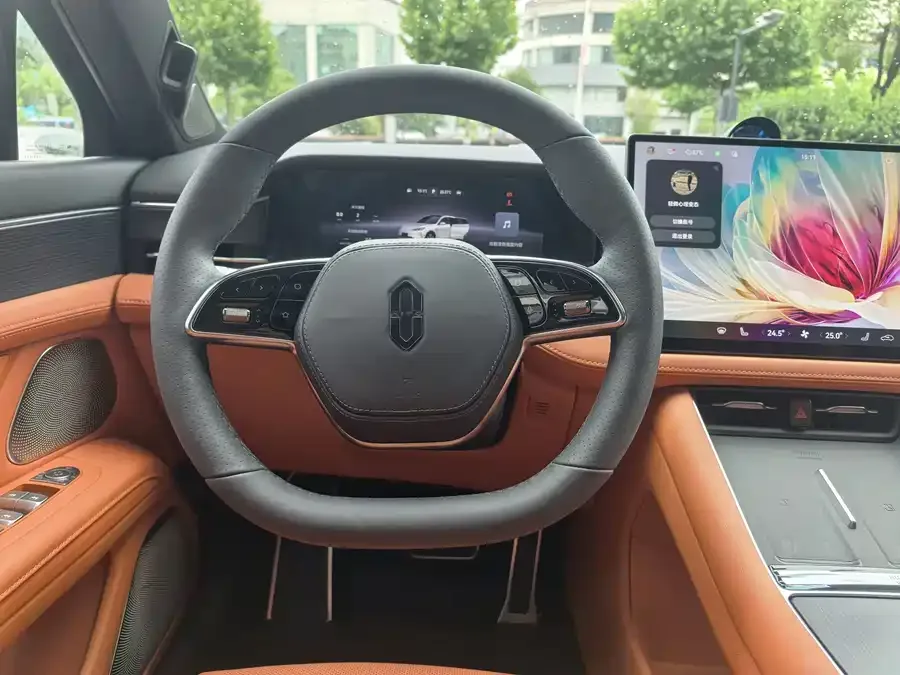 AITO M5 M5 2025 Extended Range Ultra 4WD Edition 2025 — миниатюра 4