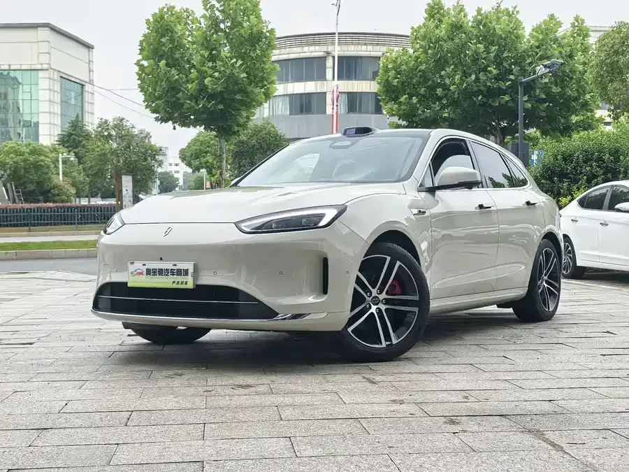 AITO M5 M5 2025 Extended Range Ultra 4WD Edition 2025 — фото 1, купить с доставкой в Москву