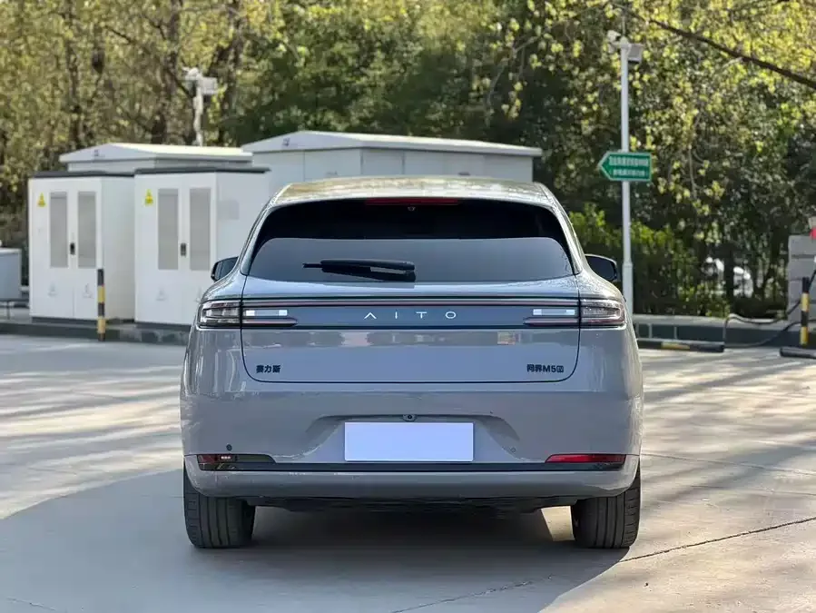 AITO M5 M5 2024 pure electric Max rear-wheel drive high-end intelligent driving version 2024 — миниатюра 5