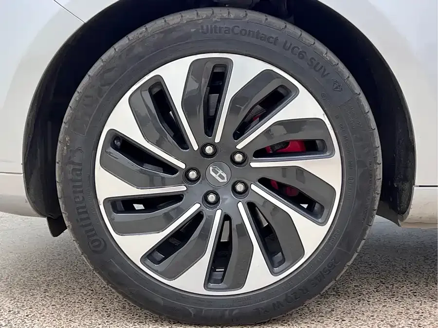 AITO M5 M5 2022 Extended Range 4WD Performance Edition 2022 — миниатюра 3