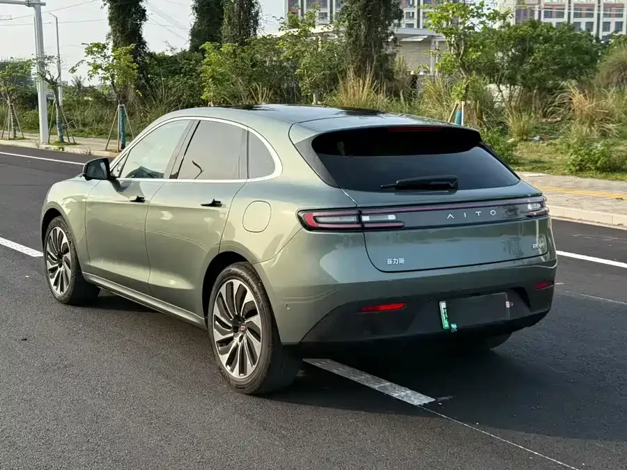 AITO M5 M5 2022 Extended Range 4WD Performance Edition 2022 — миниатюра 4
