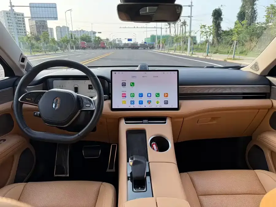 AITO M5 M5 2022 Extended Range 4WD Performance Edition 2022 — миниатюра 5