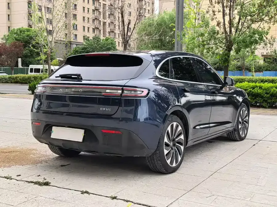 AITO M5 M5 2022 Extended Range 4WD Flagship Edition 2022 — миниатюра 3