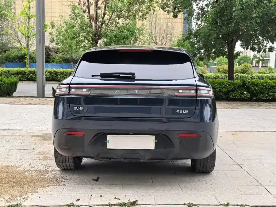 AITO M5 M5 2022 Extended Range 4WD Flagship Edition 2022 — миниатюра 5
