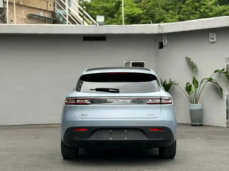 AITO M5 M5 2022 Extended Range 4WD Flagship Edition 2022 — миниатюра 2