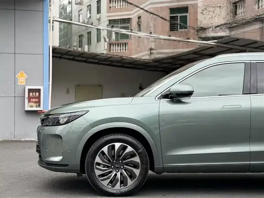 AITO M5 M5 2022 Extended Range 4WD Flagship Edition 2022 — миниатюра 4