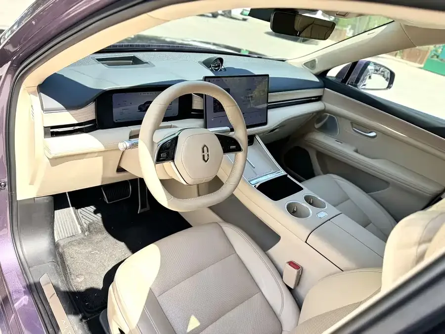 AITO M5 M5 2025 Extended Range Ultra 4WD Edition 2025 — миниатюра 2