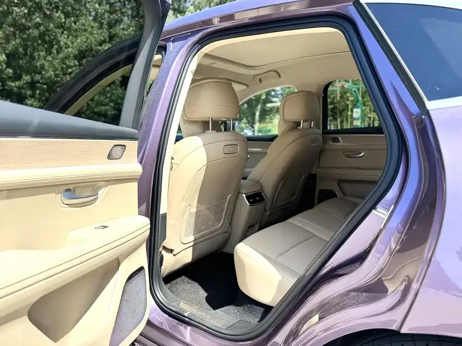 AITO M5 M5 2025 Extended Range Ultra 4WD Edition 2025 — миниатюра 4