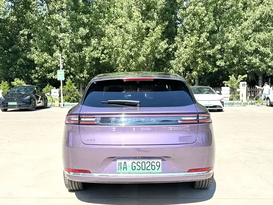 AITO M5 M5 2025 Extended Range Ultra 4WD Edition 2025 — миниатюра 5