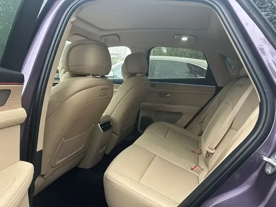 AITO M5 M5 2025 Extended Range Ultra 4WD Edition 2025 — миниатюра 3