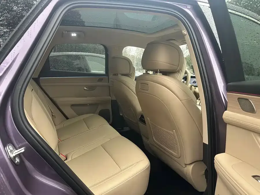 AITO M5 M5 2025 Extended Range Ultra 4WD Edition 2025 — миниатюра 4