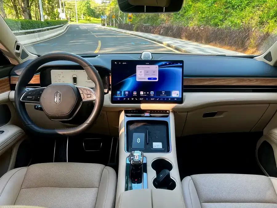AITO M5 M5 2022 pure electric four-wheel drive performance version 2023 — миниатюра 3