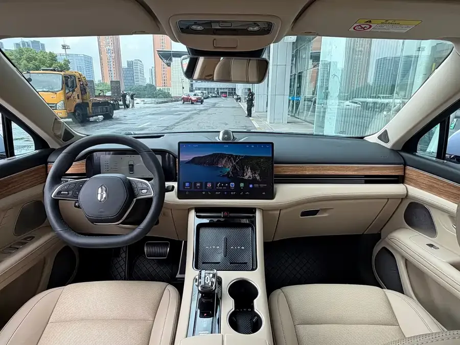 AITO M5 Wenjie M5 2023 extended-range rear-wheel drive standard version 2023 — миниатюра 2