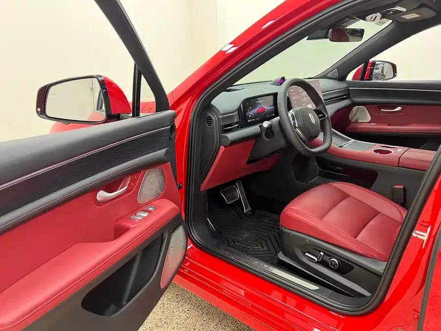 AITO M5 M5 2025 Extended Range Ultra 4WD Edition 2025 — миниатюра 4