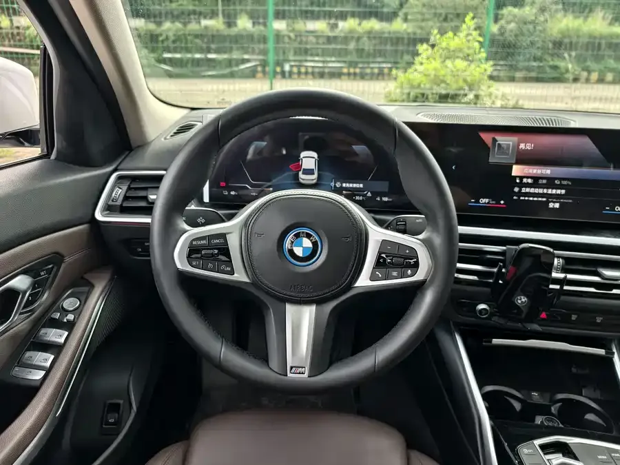 BMW i3 2022 eDrive 35 L 2022 — миниатюра 2