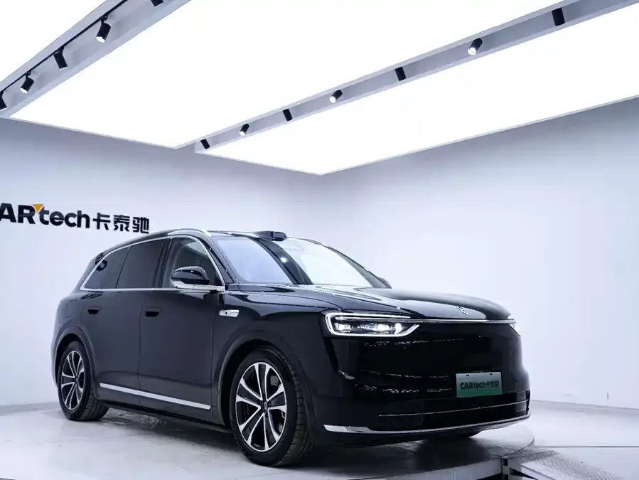 AITO M7 Wenjie M7 2026 Extended Range Ultra 4WD 5-Seater (192-line LiDAR) 2025 — миниатюра 2