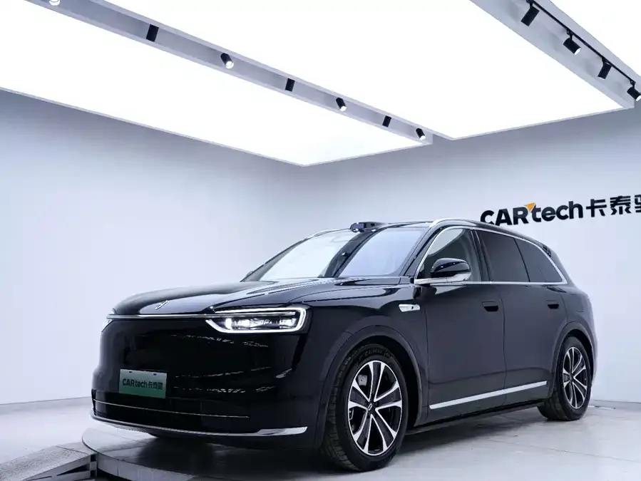 AITO M7 Wenjie M7 2026 Extended Range Ultra 4WD 5-Seater (192-line LiDAR) 2025 — миниатюра 3