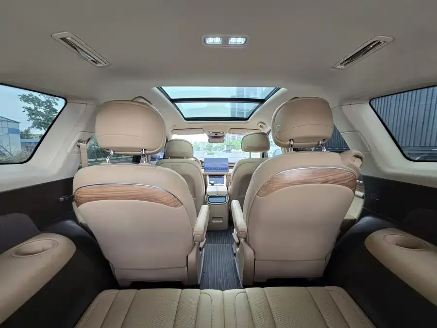 AITO M7 Wenjie M7 2024 1.5T Intelligent Driving 4WD Max Edition 6 Seaters 2024 — миниатюра 2