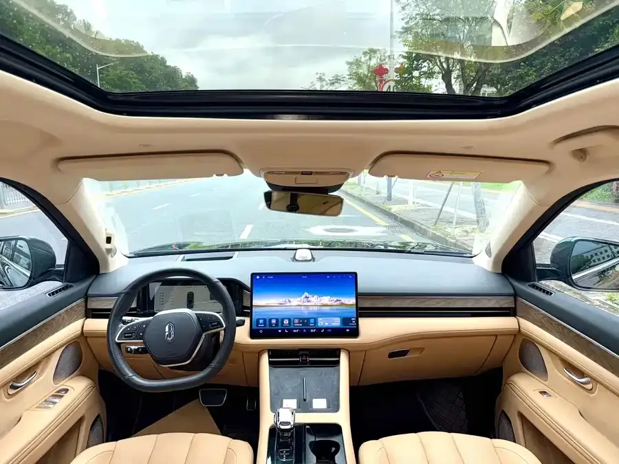 AITO M7 QM7 2022 1.5T 4WD Luxury Edition 2022 — миниатюра 2