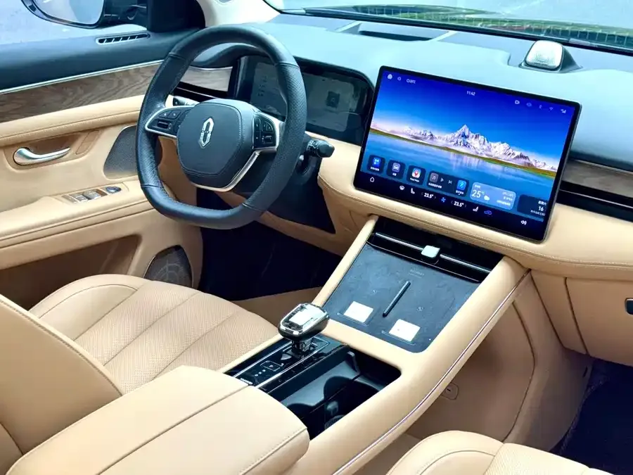 AITO M7 QM7 2022 1.5T 4WD Luxury Edition 2022 — миниатюра 4