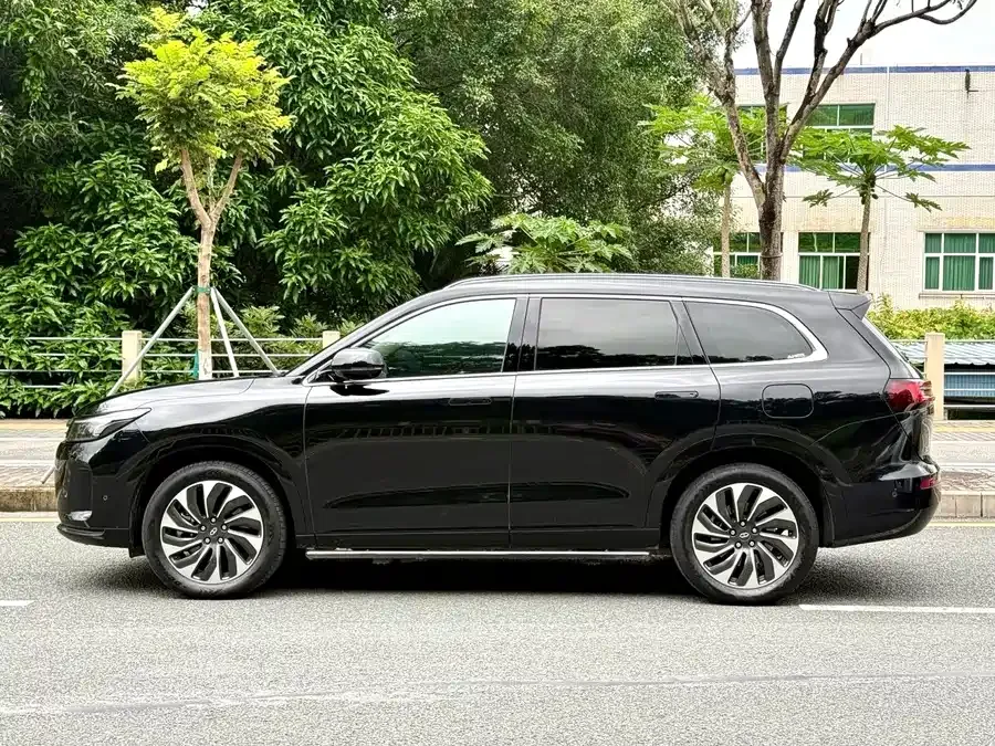 AITO M7 QM7 2022 1.5T 4WD Luxury Edition 2022 — миниатюра 5