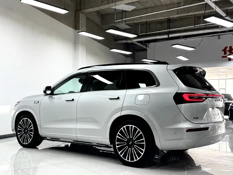 AITO M7 Wenjie M7 2024 1.5T Intelligent Driving 4WD Max Edition 6 Seaters 2024 — миниатюра 4
