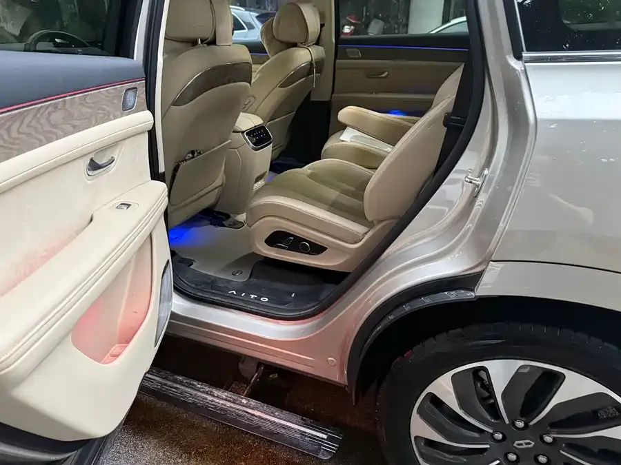 AITO M7 QM7 2022 1.5T RWD Comfort Edition 2022 — миниатюра 2
