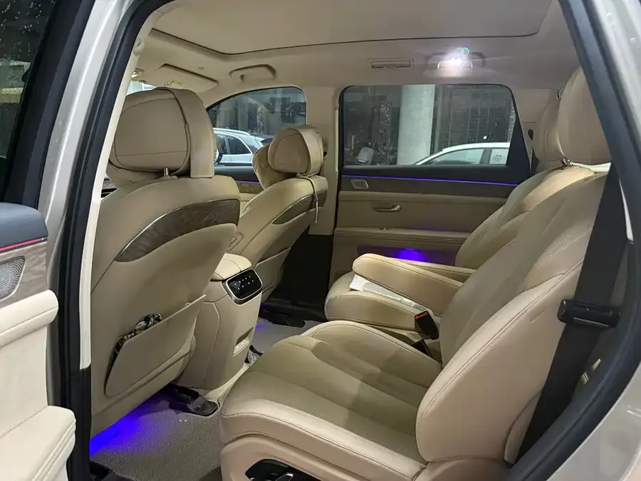 AITO M7 QM7 2022 1.5T RWD Comfort Edition 2022 — миниатюра 4
