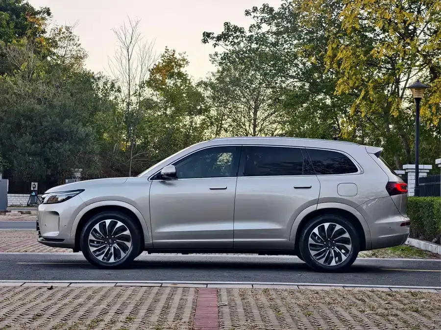 AITO M7 QM7 2022 1.5T RWD Comfort Edition 2022 — миниатюра 5