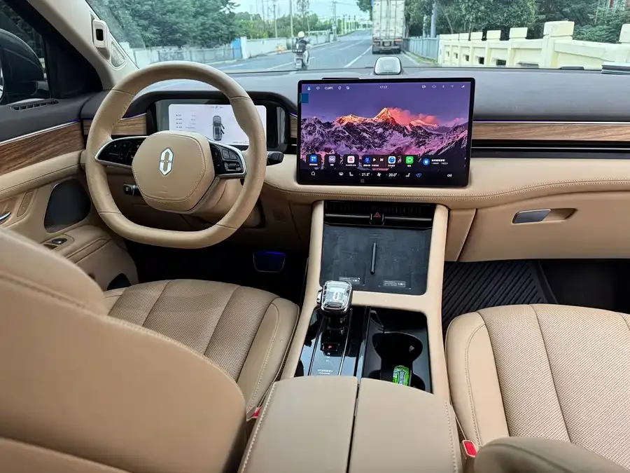 AITO M7 QM7 2024 1.5T RWD Plus Edition 5 Seaters 2024 — миниатюра 4
