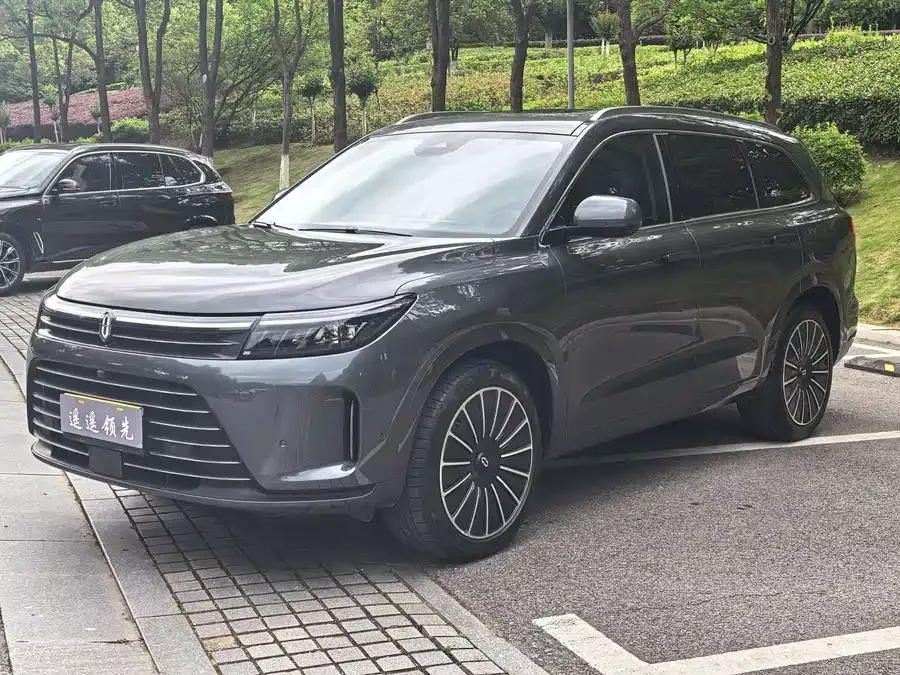 AITO M7 QM7 2022 1.5T 4WD Luxury Edition 2023 — фото 1, купить с доставкой в Москву