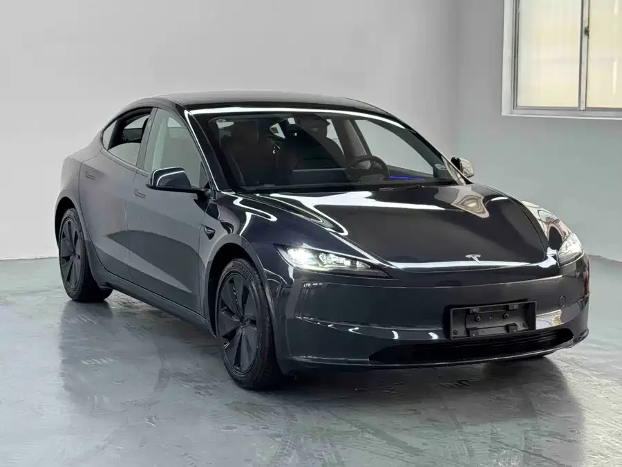 Tesla Model 3 2025