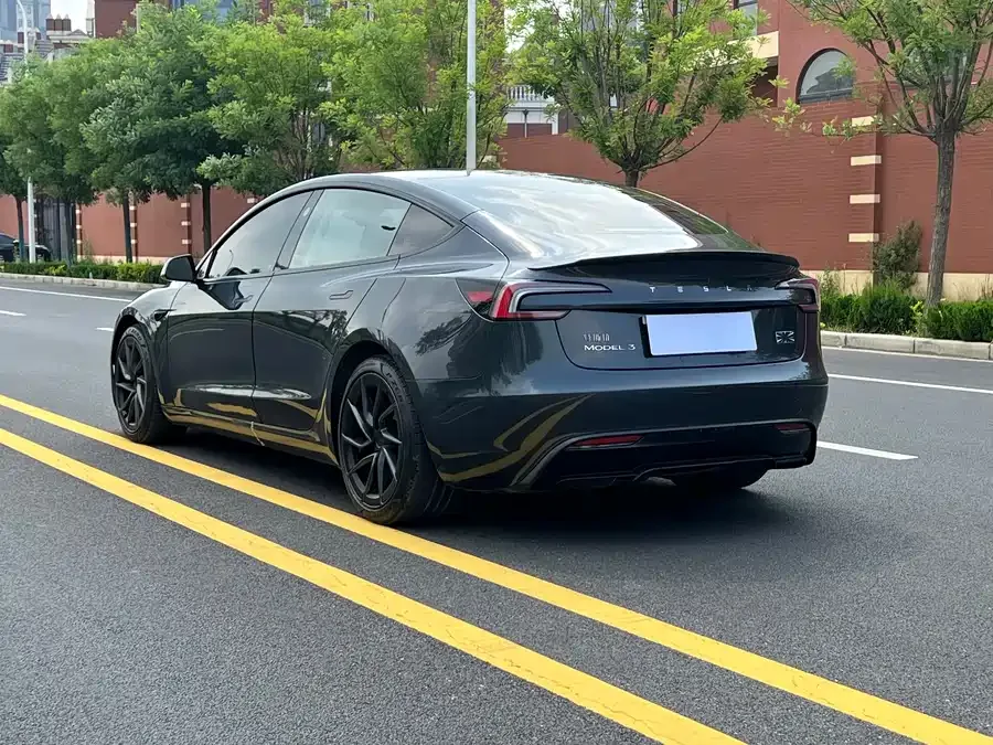 Tesla Model 3 Model 3 2024 High-Performance All-Wheel Drive 2025 — миниатюра 2