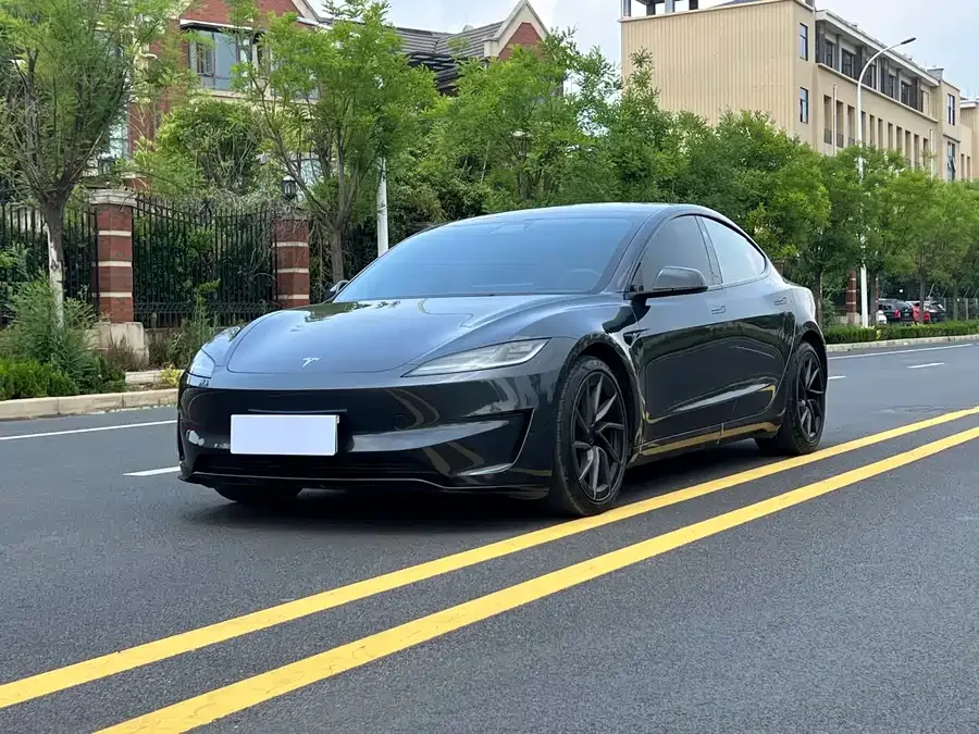 Tesla Model 3 2025