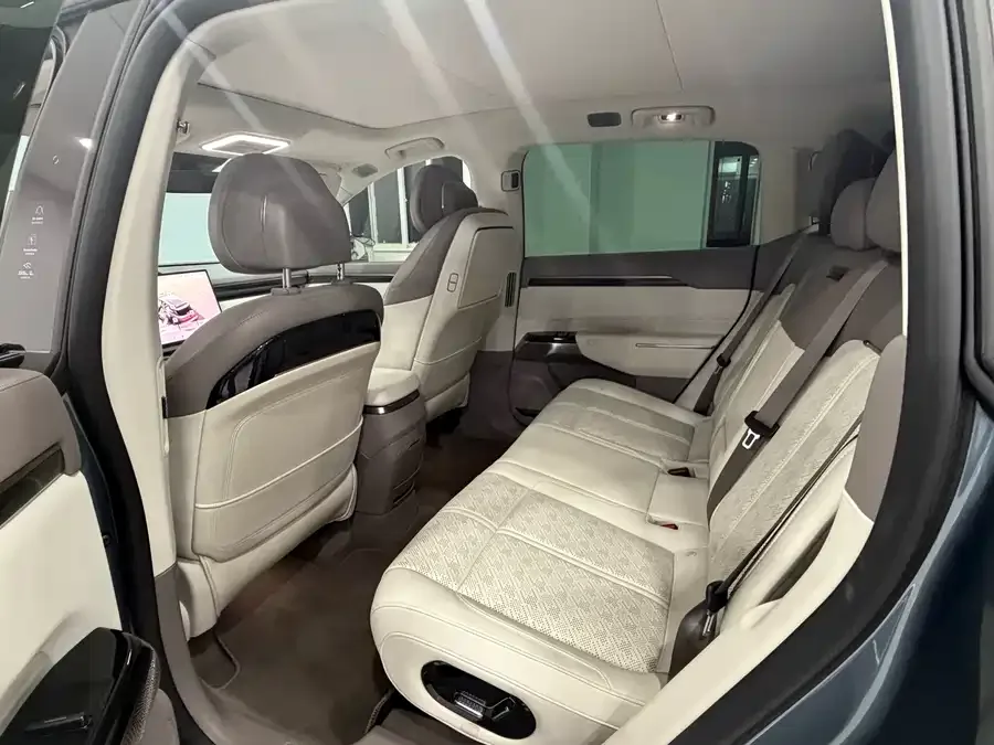 Zeekr 7X Zeekr 7X 2025 100kWh Long-range 4WD Smart Driving Edition 2024 — миниатюра 2