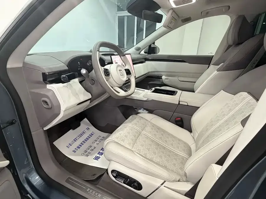 Zeekr 7X Zeekr 7X 2025 100kWh Long-range 4WD Smart Driving Edition 2024 — миниатюра 4