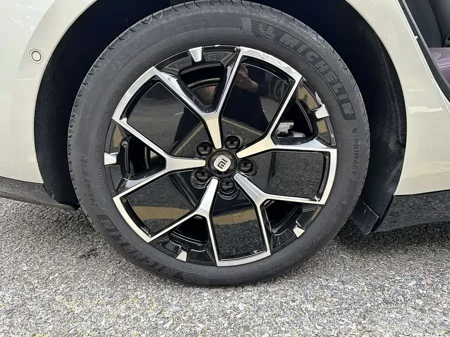 Xiaomi SU7 Xiaomi SU7 2024 rear-wheel drive long-range smart driving version 2025 — миниатюра 5