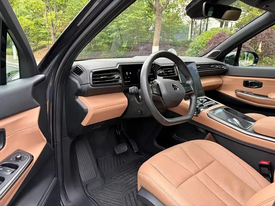 NIO ES8 NIO ES8 2022 100kWh Signature Edition Six Seaters 2022 — миниатюра 5