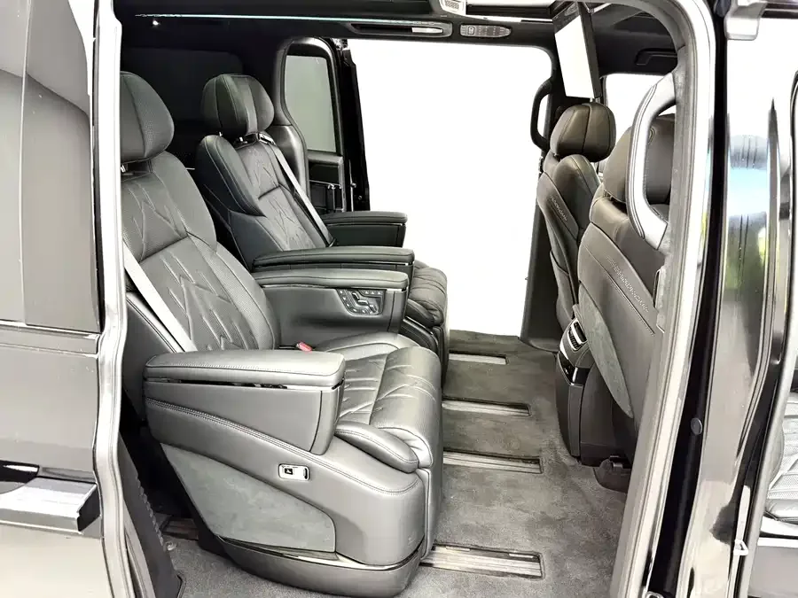 Zeekr 009 Zeekr 009 2024 seven-seat aisle version four-wheel drive 108kWh 2024 — миниатюра 2