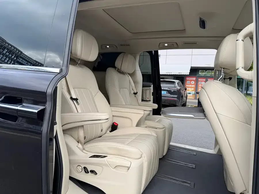 Voyah Lantu Dreamer 2022 Lantu Dreamer 0 Carbon Edition + Smart Driving Package 475km 2022 — миниатюра 4