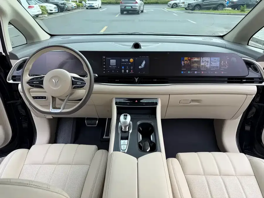 Voyah Lantu Dreamer 2022 Lantu Dreamer 0 Carbon Edition + Smart Driving Package 475km 2022 — миниатюра 5
