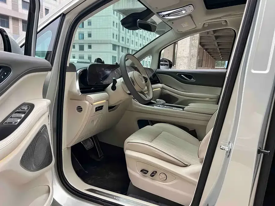 Voyah Lantu Dreamer 2022 Lantu Dreamer 0 Carbon Edition Dream + Smart Package 475km 2022 — миниатюра 4