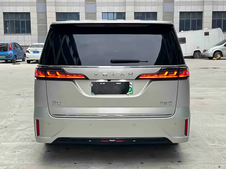 Voyah Lantu Dreamer 2022 Lantu Dreamer 0 Carbon Edition Dream + Smart Package 475km 2022 — миниатюра 5