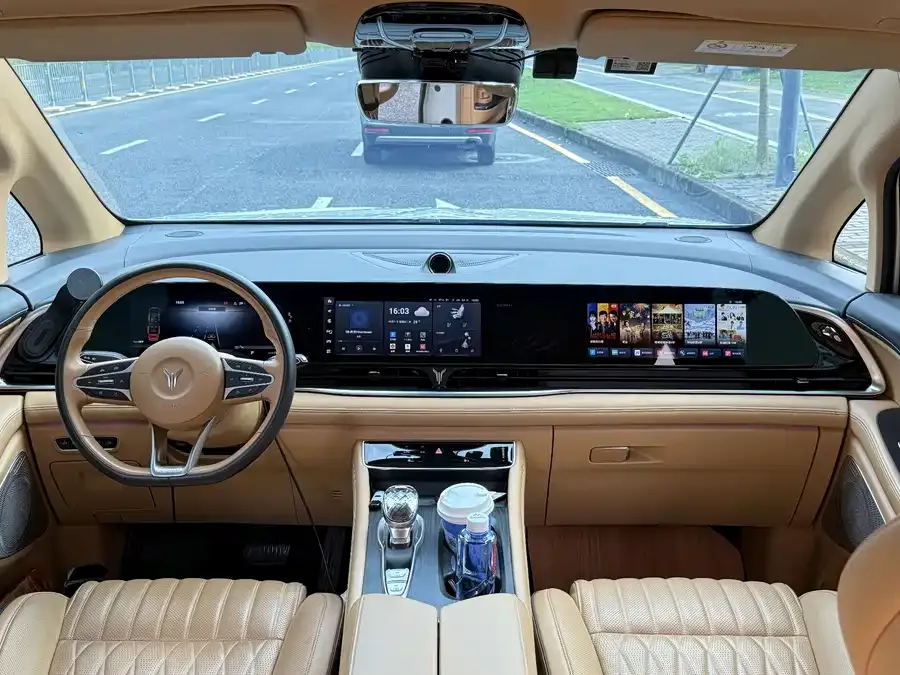 Voyah Lantu Dreamer 2022 Lantu Dreamer 0 Carbon Edition Dream + Smart Package 475km 2023 — миниатюра 4