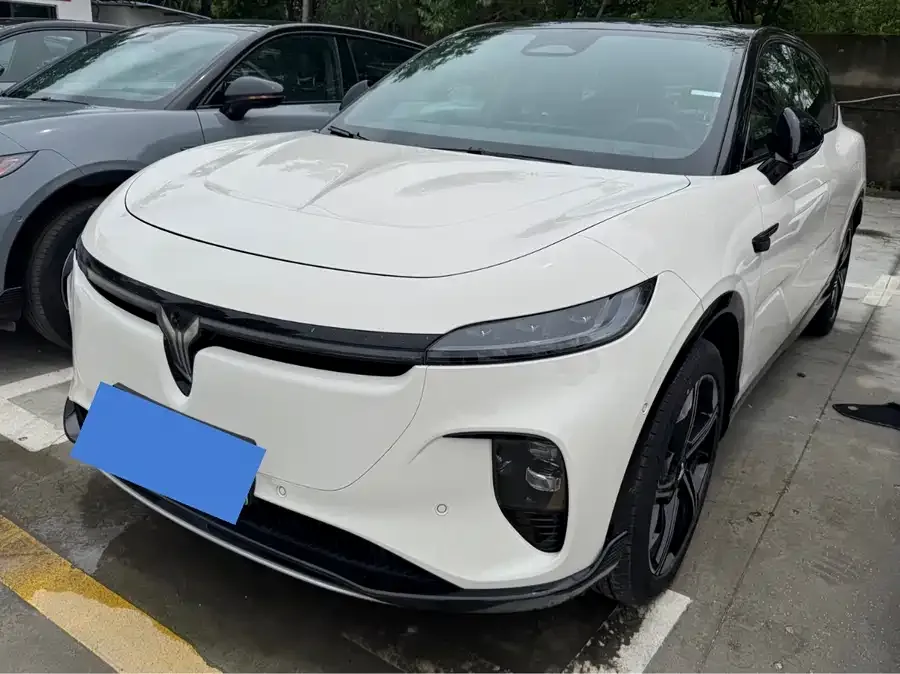 Voyah Courage Lantu Zhiyin 2024 long-range supercharged version 2025 — фото 1, купить с доставкой в Москву
