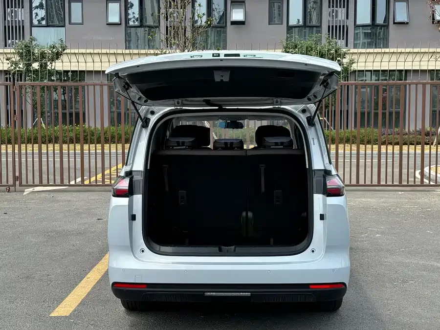 Wuling Starlight 730 New Energy Starlight 730 New Energy 2025 Pure Electric 500km Luxury Model 2026 — миниатюра 5